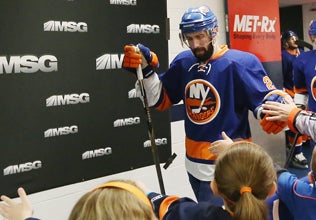 isles-autograph-line_v1.jpg